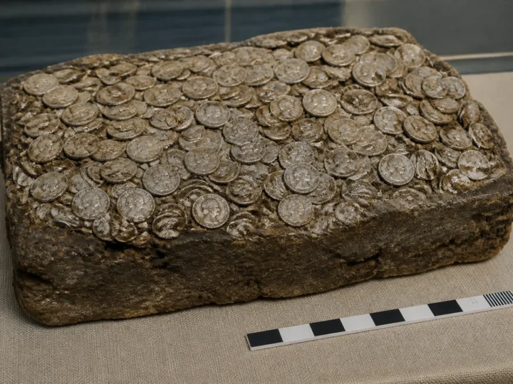 Tezaur cu 934 de denari romani, descoperit lângă Wesseling