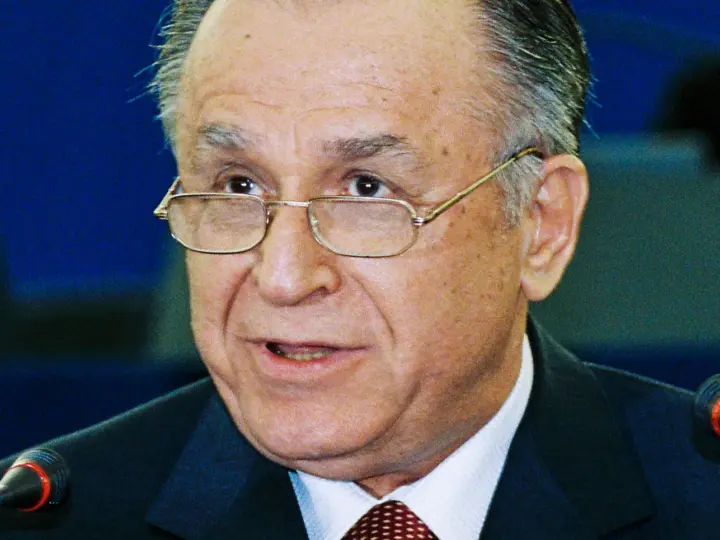 Cine a fost Ion Iliescu, omul care a preluat puterea în decembrie 1989